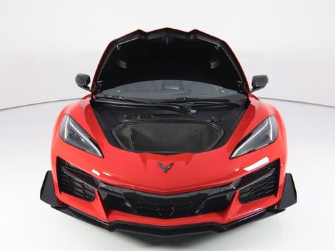 Used 2023 Chevrolet Corvette Z06 w/ Z07 Performance Package RWD image 42