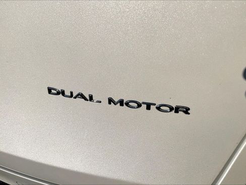 Used 2021 Tesla Model Y Long Range AWD/4WD image 8