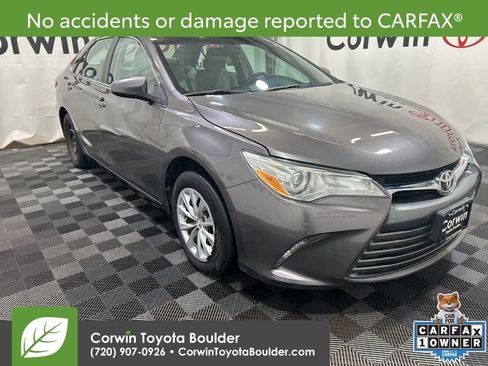 Used 2016 Toyota Camry LE image 1