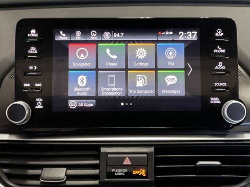 Used 2018 Honda Accord Touring image 15