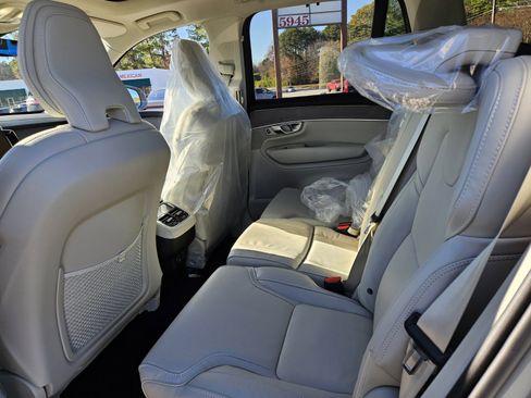 New 2026 Volvo XC90 B6 Ultra w/ Protection Package image 10