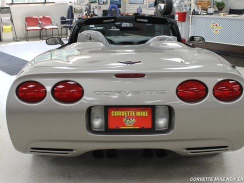 Used 2000 Chevrolet Corvette Convertible w/ Performance Handling Pkg RWD image 31