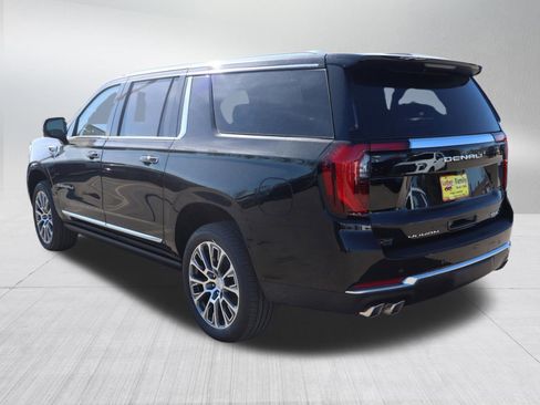 New 2026 GMC Yukon XL Denali w/ Denali Reserve Package AWD/4WD image 5
