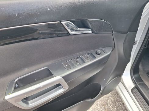 Used 2013 Chevrolet Captiva Sport LT FWD image 16