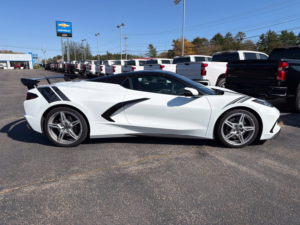 Used 2022 Chevrolet Corvette Stingray Premium Conv w/ Z51 Performance Package RWD image 5