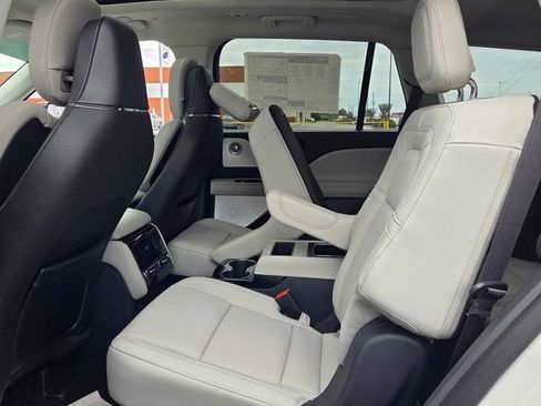 New 2026 Lincoln Aviator Reserve image 6