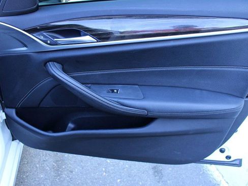 Used 2019 BMW 530i w/ Convenience Package image 22