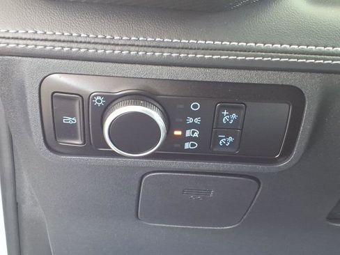 Used 2025 Ford Mustang Premium image 19