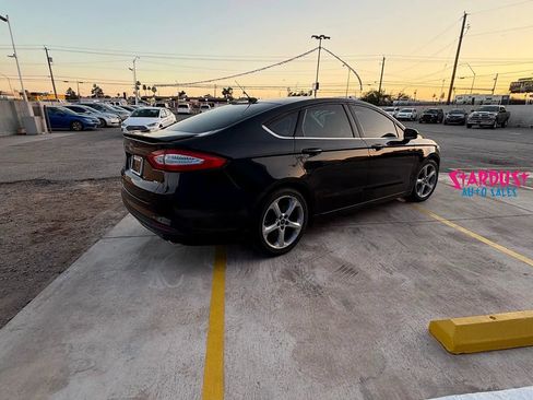 Used 2015 Ford Fusion SE w/ Equipment Group 201A FWD image 7