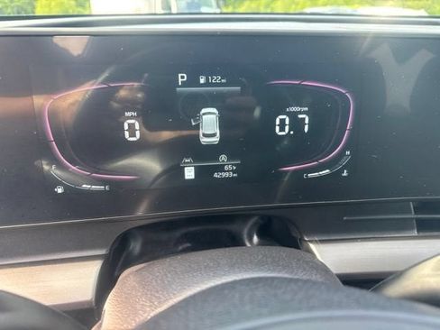 Used 2023 Kia Sportage EX AWD/4WD image 16