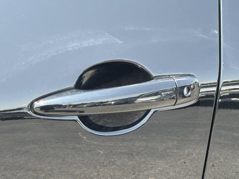 Used 2025 Nissan Rogue SV FWD image 11