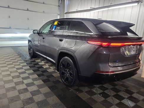 Used 2024 Jeep Wagoneer Launch Edition image 4