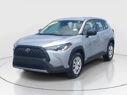 Used 2025 Toyota Corolla Cross L image 3