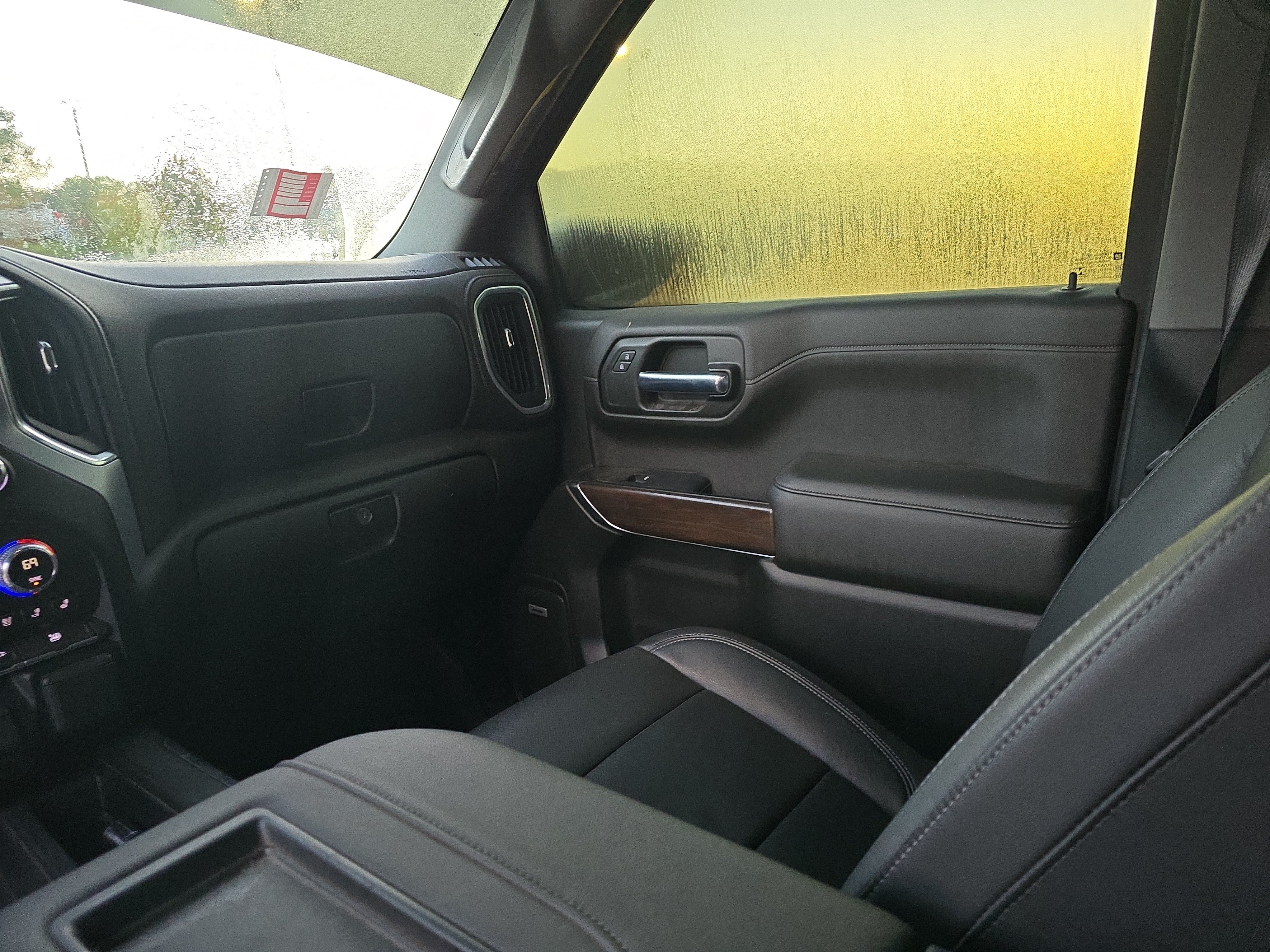Used 2019 GMC Sierra 1500 SLT w/ SLT Premium Plus Package AWD/4WD image 18