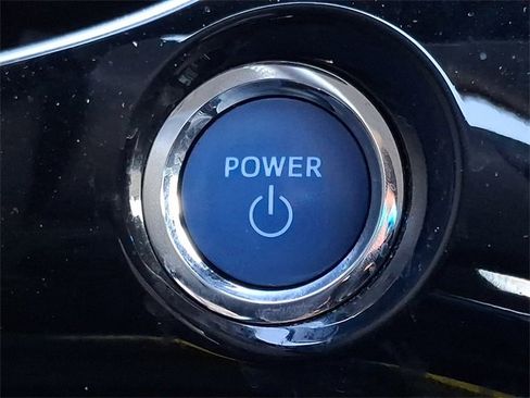 Used 2020 Toyota Prius XLE w/ Advanced Technology Package image 23