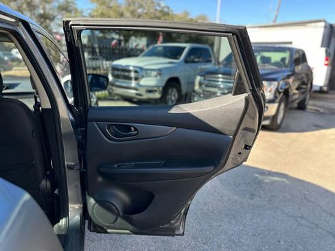 Used 2018 Nissan Rogue Sport S w/ S Appearance Package FWD image 32