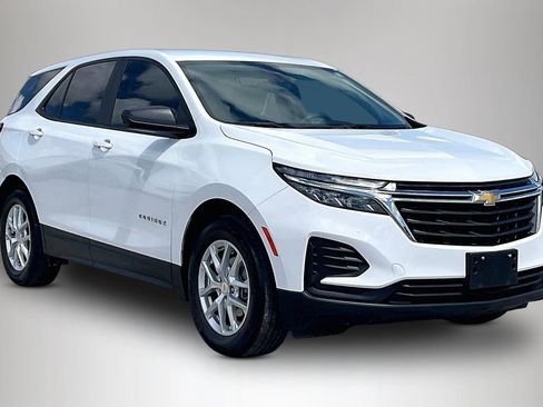 Used 2022 Chevrolet Equinox LS w/ LS Convenience Package FWD image 1
