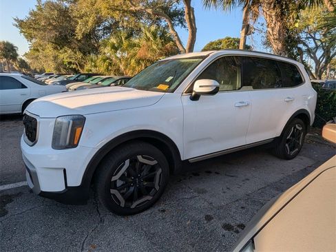 Used 2025 Kia Telluride EX image 23