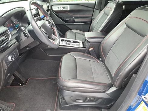 Certified 2022 Ford Explorer ST-Line w/ Class IV Trailer Tow Package image 18