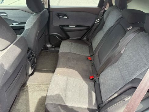 Used 2021 Nissan Rogue SV FWD image 12