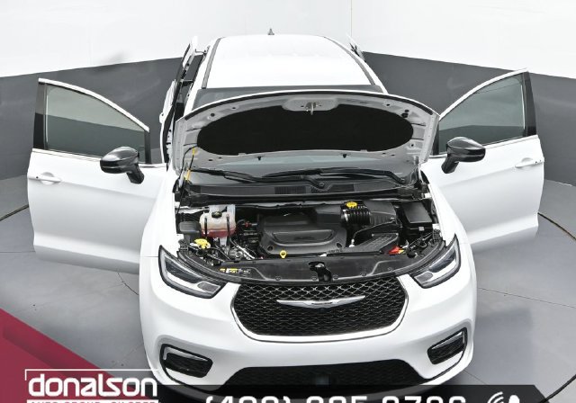 Used 2025 Chrysler Pacifica Select FWD image 25