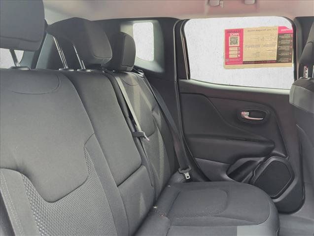 Used 2020 Jeep Renegade Altitude AWD/4WD image 22
