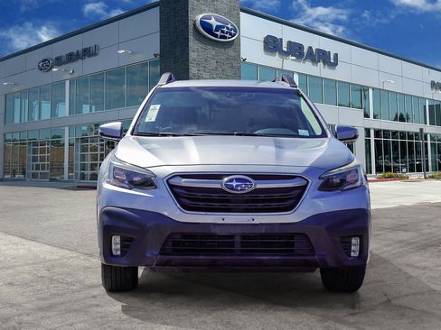 Used 2020 Subaru Outback Premium image 2