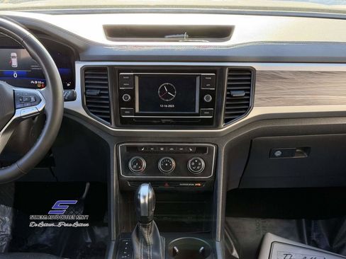 Used 2022 Volkswagen Atlas Cross Sport SE image 42