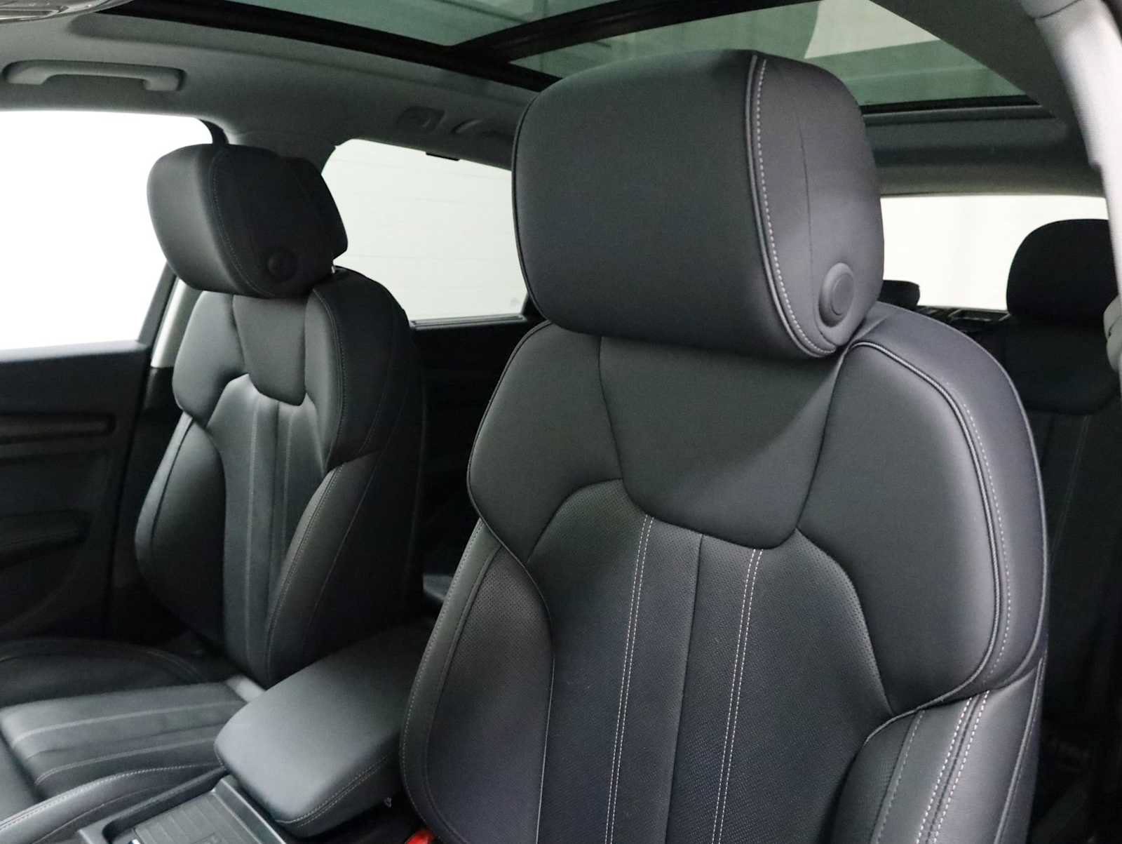 Used 2023 Audi Q5 2.0T Prestige w/ Prestige Package AWD/4WD image 18