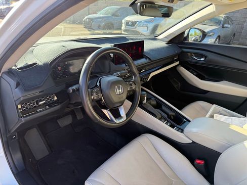 Used 2023 Honda Accord Touring image 14