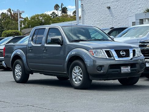 Used 2018 Nissan Frontier SV RWD image 1