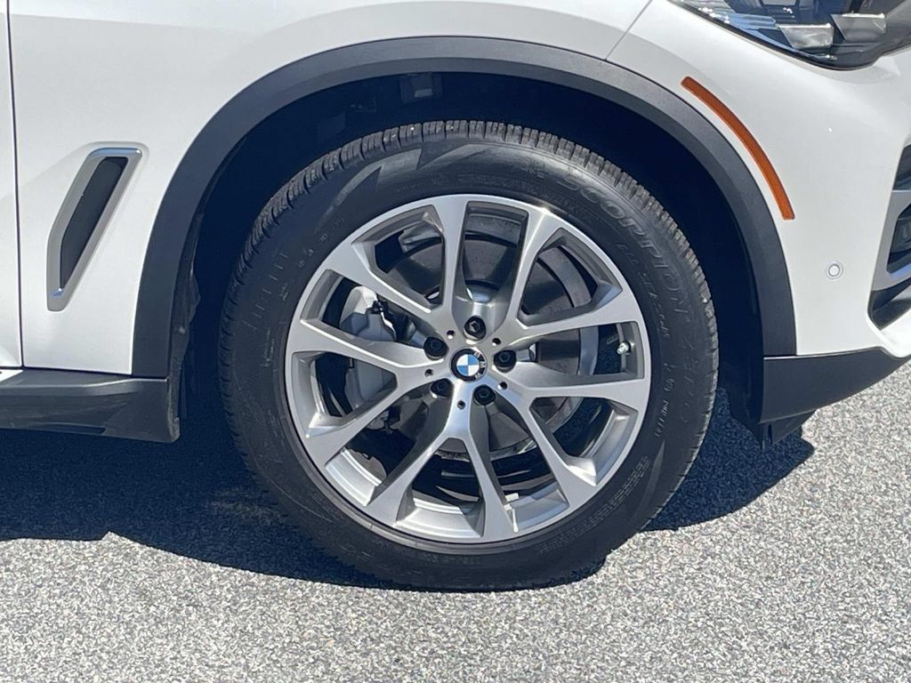 Used 2023 BMW X5 xDrive40i w/ Premium Package AWD/4WD image 10