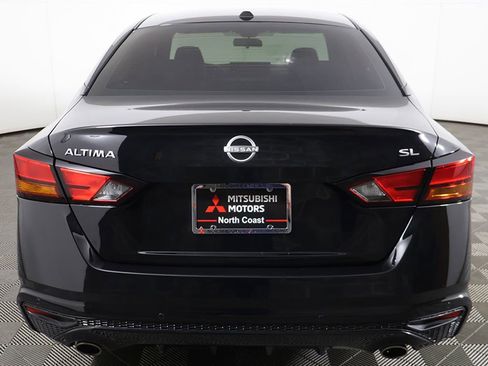 Used 2024 Nissan Altima 2.5 SL FWD image 14
