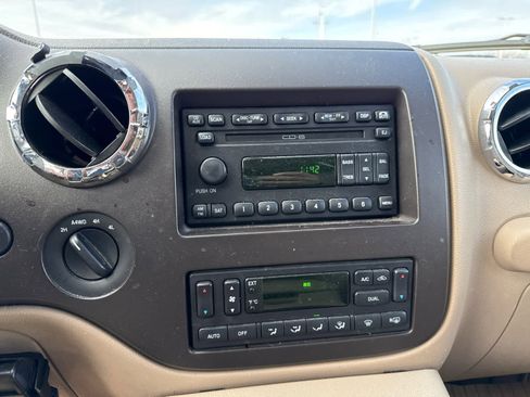 Used 2005 Ford Expedition Eddie Bauer image 11