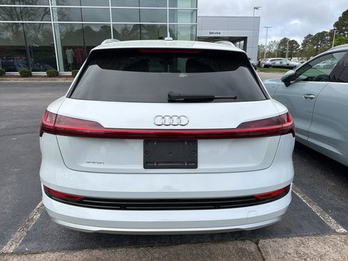 Used 2019 Audi e-tron Premium Plus image 4