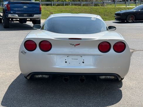 Used 2007 Chevrolet Corvette Coupe w/ Preferred Equipment Group RWD image 7