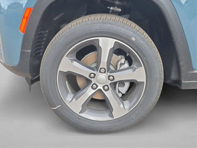 New 2026 Jeep Grand Cherokee Limited w/ Trailer Tow Package AWD/4WD image 10