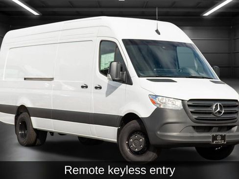 Used 2024 Mercedes-Benz Sprinter 3500 image 3