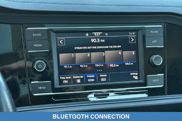 Used 2023 Volkswagen Jetta SE w/ Panoramic Sunroof Package FWD image 19
