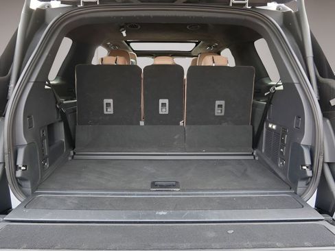 Used 2025 Lincoln Navigator Black Label image 12