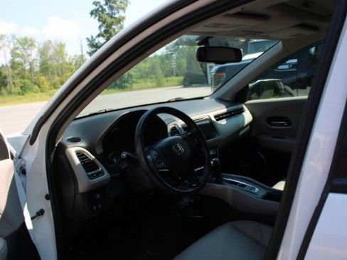 Used 2018 Honda HR-V EX-L image 6