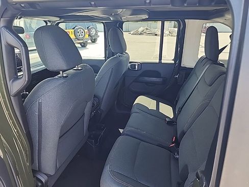 Used 2024 Jeep Wrangler Sahara image 12