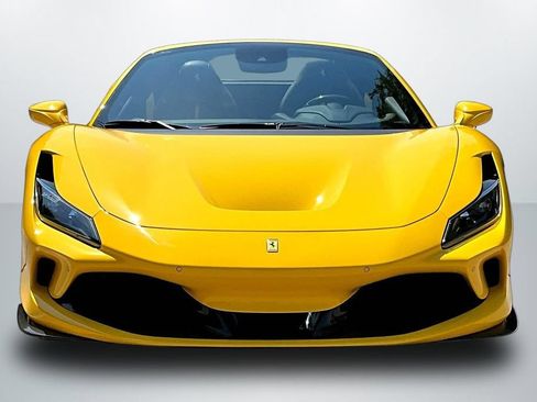 Used 2022 Ferrari F8 Tributo RWD image 2