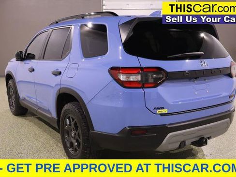 Used 2025 Honda Pilot TrailSport image 5