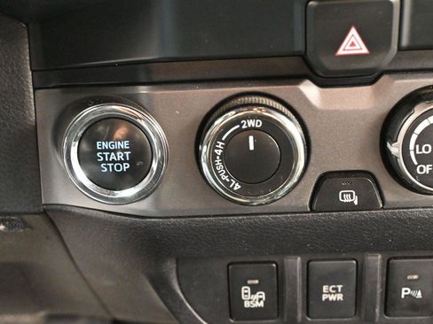 Used 2019 Toyota Tacoma TRD Off-Road w/ Technology Package AWD/4WD image 22