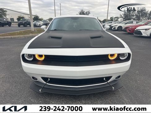 Used 2020 Dodge Challenger SXT w/ Plus Package image 7