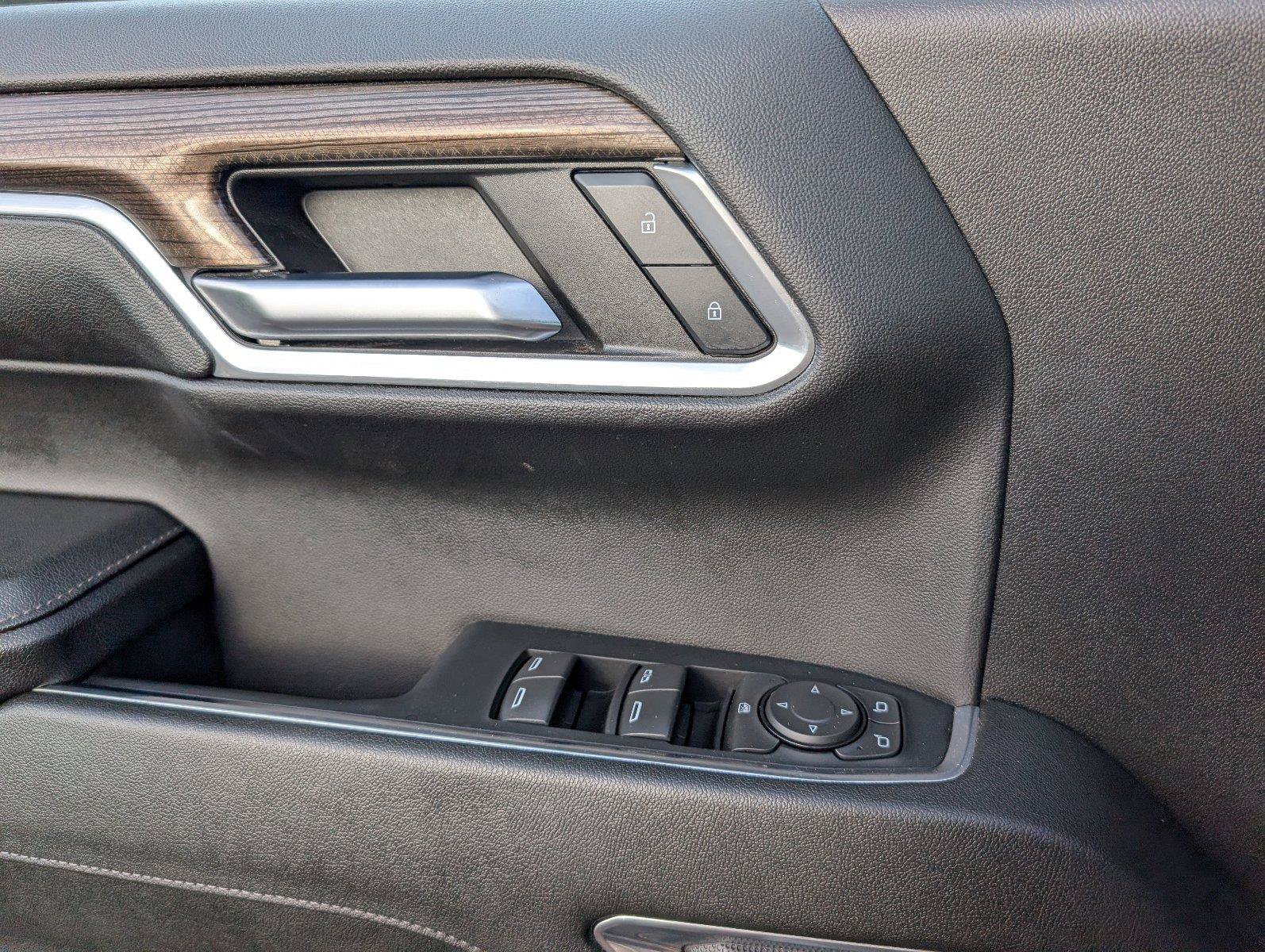 Used 2024 Chevrolet Silverado 1500 LT Trail Boss w/ LT Trail Boss Premium Package AWD/4WD image 17