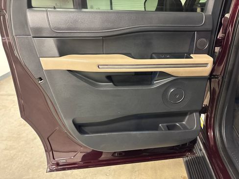 Used 2024 Ford Expedition Max Limited RWD image 43