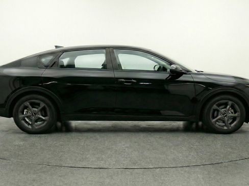 Used 2025 Kia K4 LXS FWD image 11