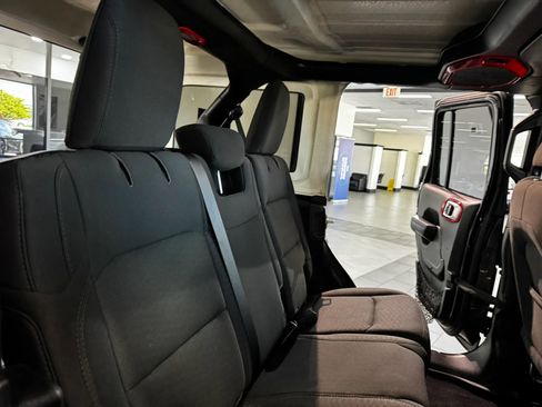 Used 2020 Jeep Wrangler Unlimited Sport S AWD/4WD image 15